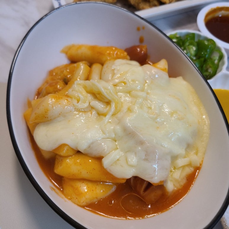 폭탄떡볶이 이미지