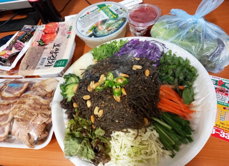 원조장충동왕족발 이미지