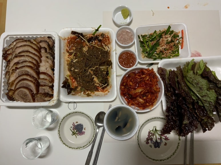 딸랑구족발 이미지