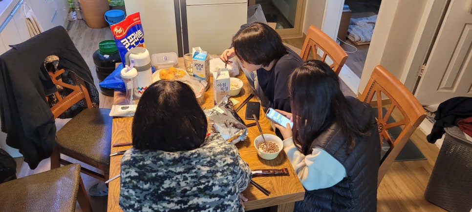 더담은 반찬 이미지