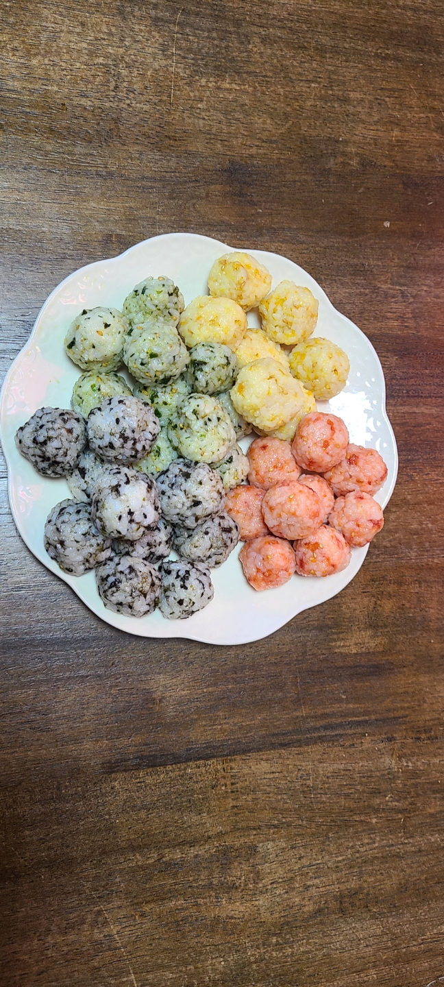노랑토마토김밥주먹밥 이미지