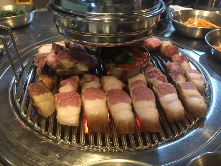 돈먹쇠 이미지