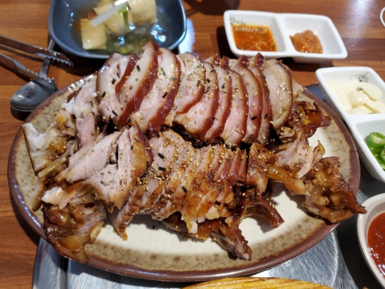 먹을만한족발 이미지