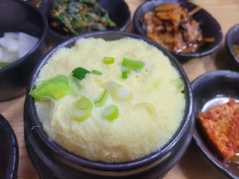 둥근상시골집 이미지