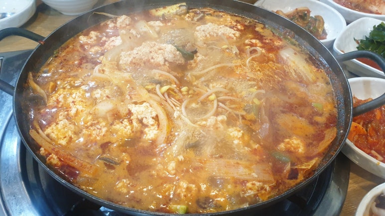 가마솥 콩 품었네 이미지