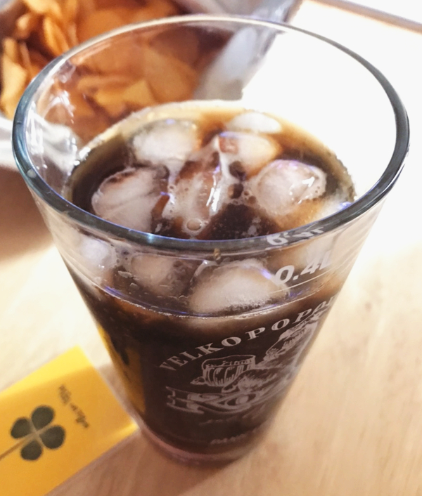 아침에 볶는 커피 이미지