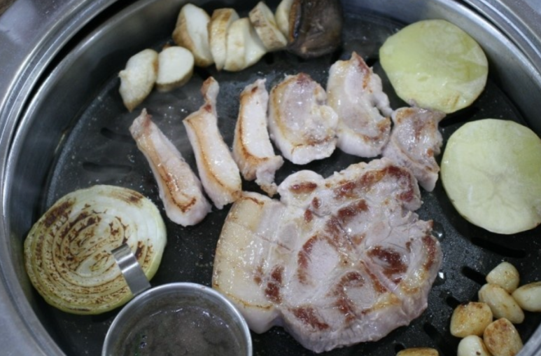 이참흑돼지 이미지