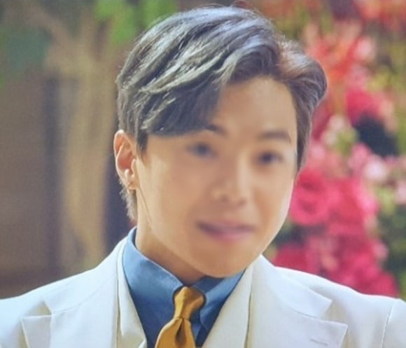 그레이헤어하우스 이미지