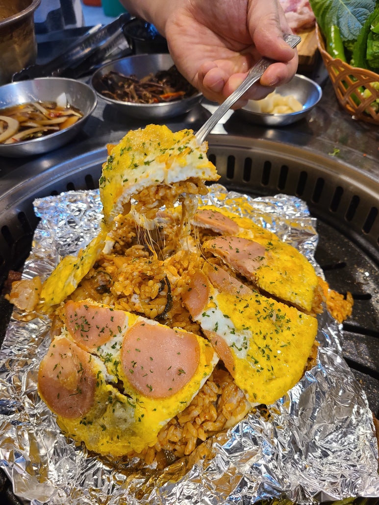돼지세끼 이미지