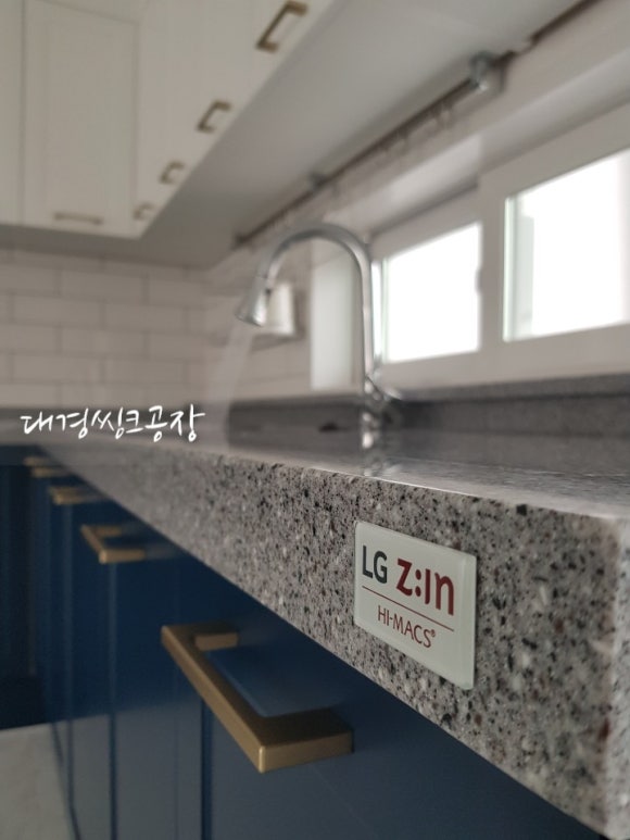 윤이나글라스 이미지