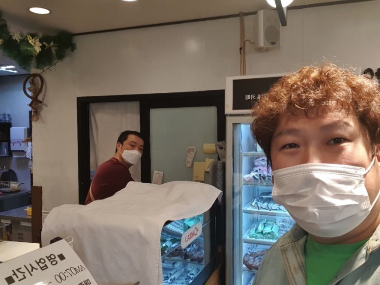 손형일 베이커리 카페 이미지