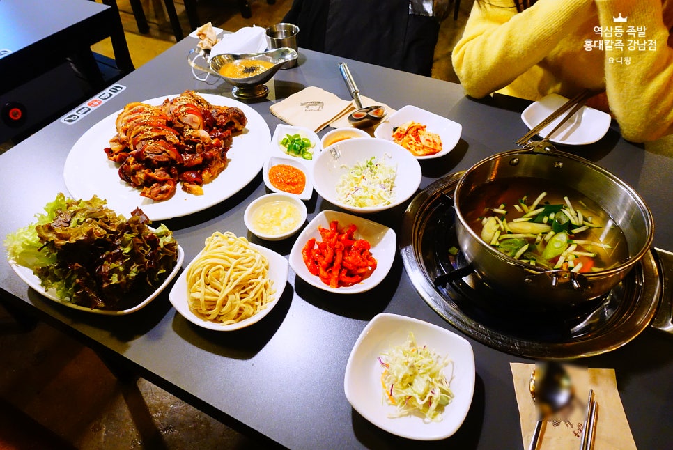 욱이족발 이미지