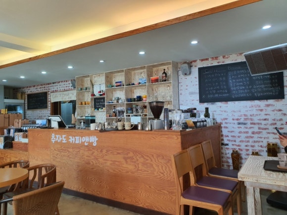커피앤빵 이미지