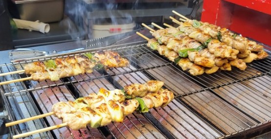 칠성닭꼬치 이미지
