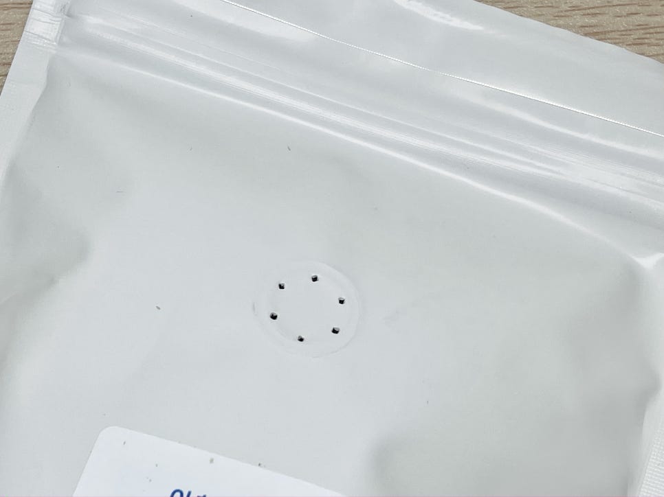아침에 볶는 커피 이미지