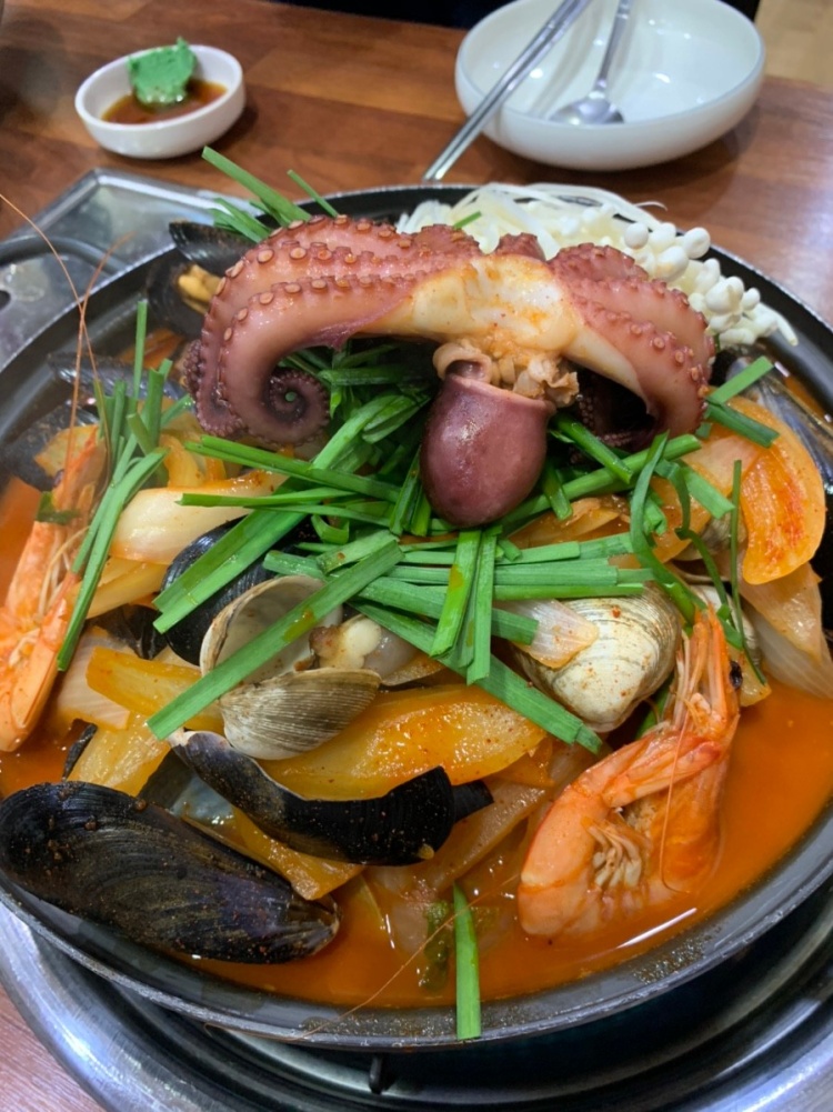 황토 감자탕 이미지