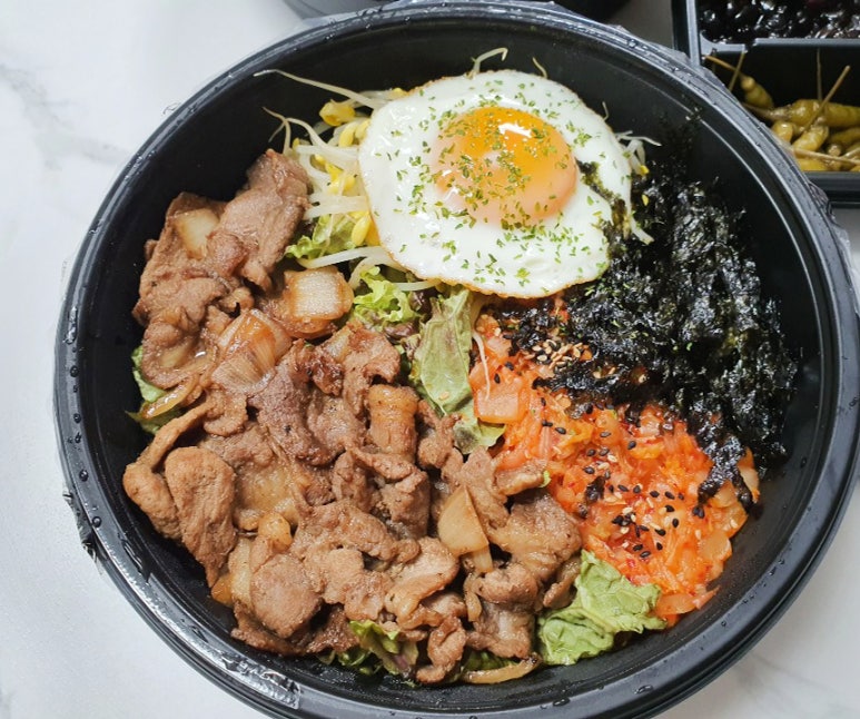 고기듬뿍대왕비빔밥 이미지