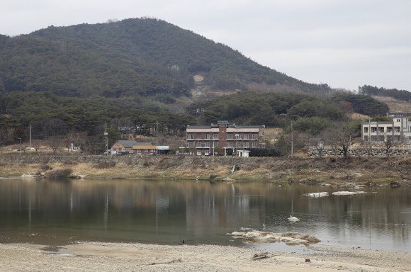 강변모텔 이미지