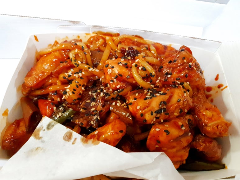 동근이숯불두마리치킨 이미지