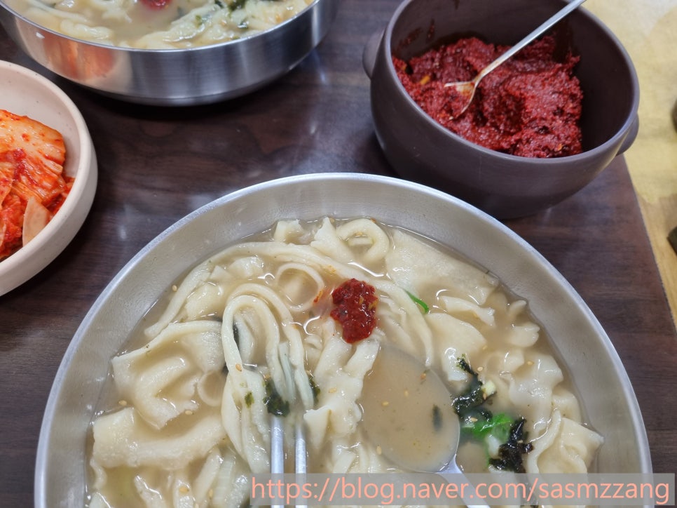 지동손칼국수 이미지
