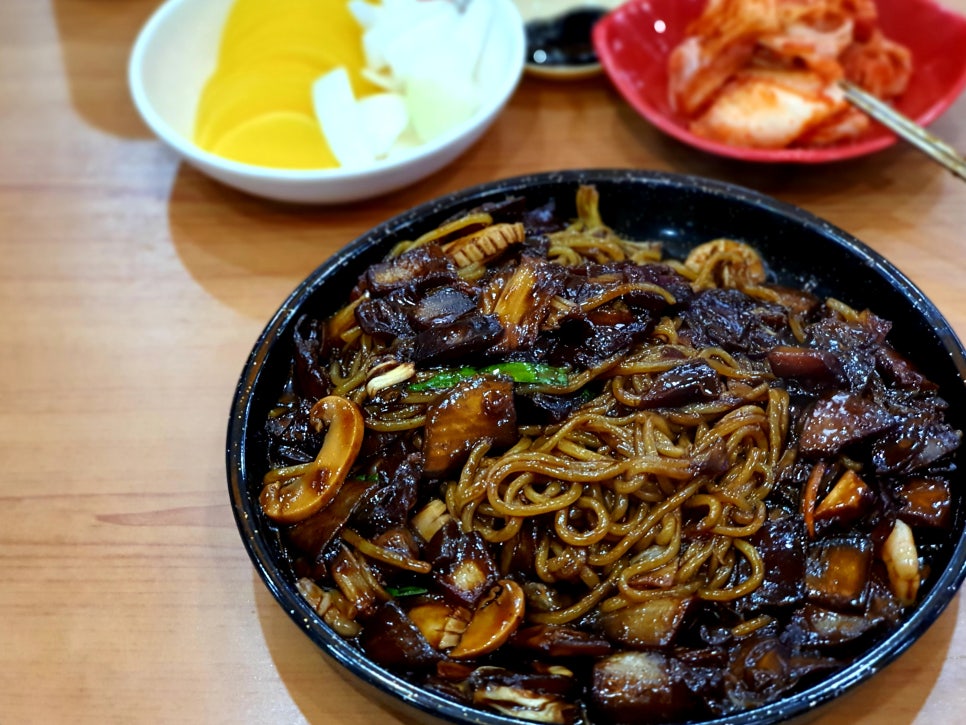 황금짜장 이미지