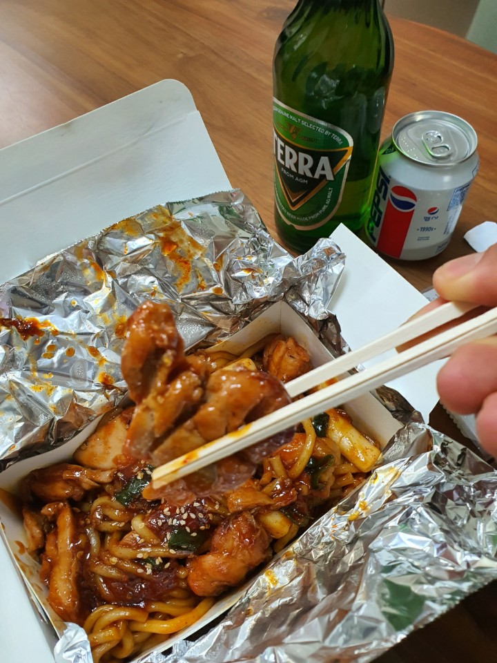 동근이숯불두마리치킨 이미지