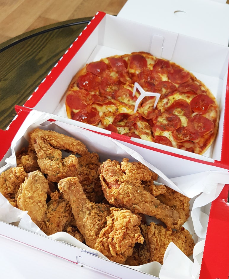 치킨과바람피자 이미지