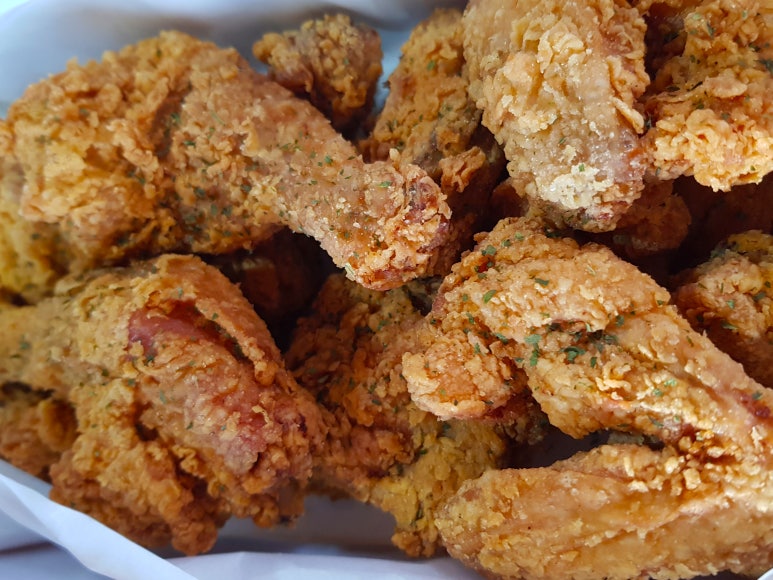 치킨과바람피자 이미지