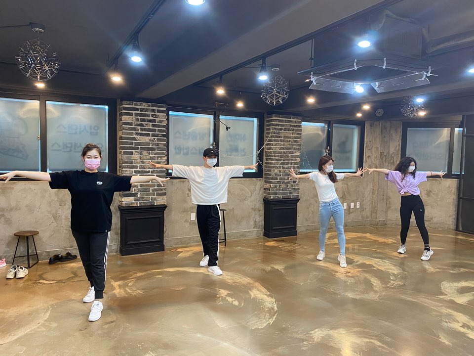 앨리스댄스스튜디오 이미지