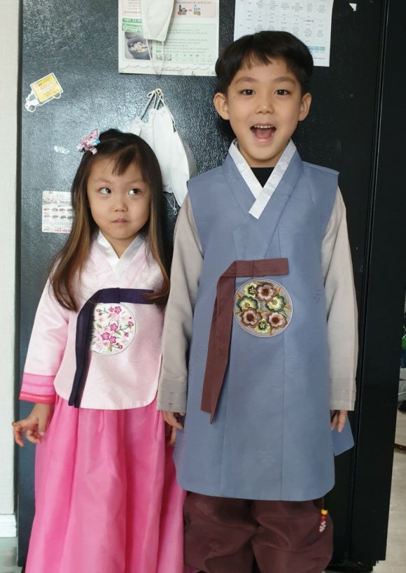 이쁜이한복 이미지