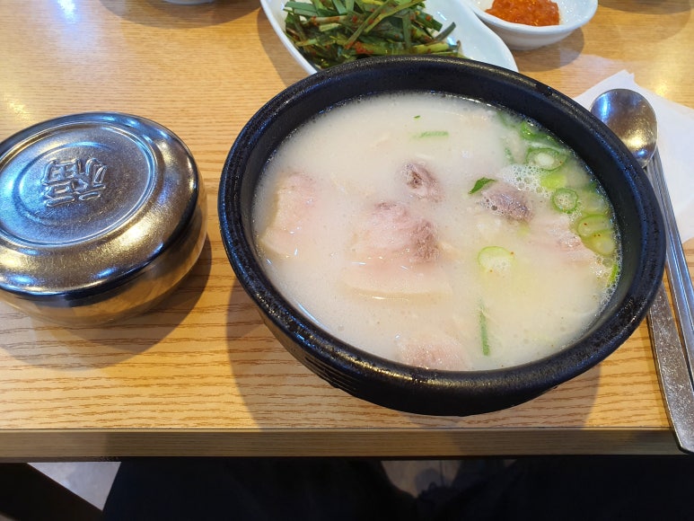 쌍둥이 돼지국밥 이미지