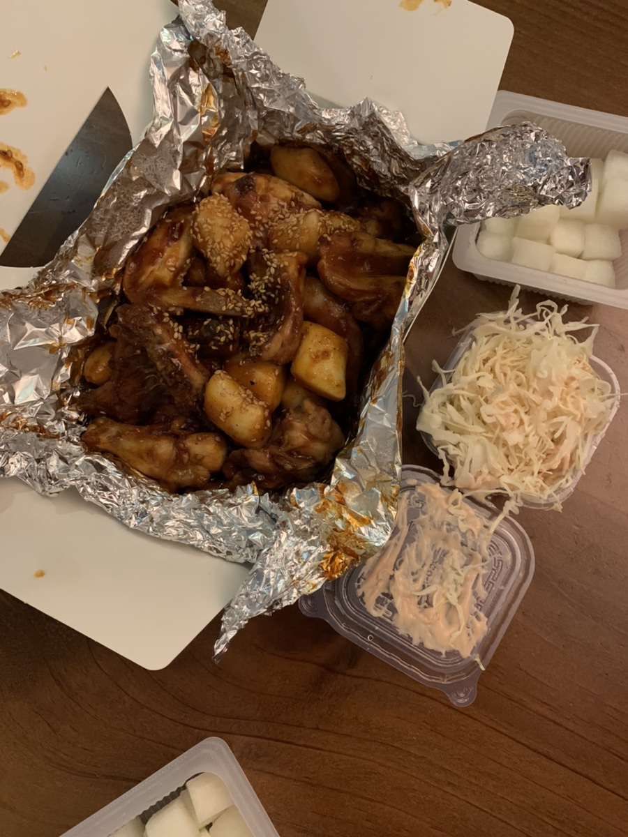 꾸부라꼬숯불두마리치킨 이미지