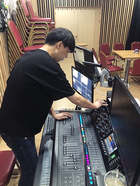 플루토미디어(주) 이미지