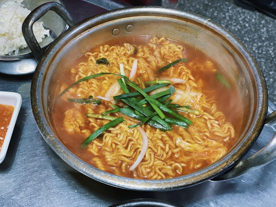 꿀꿀뒷고기 이미지