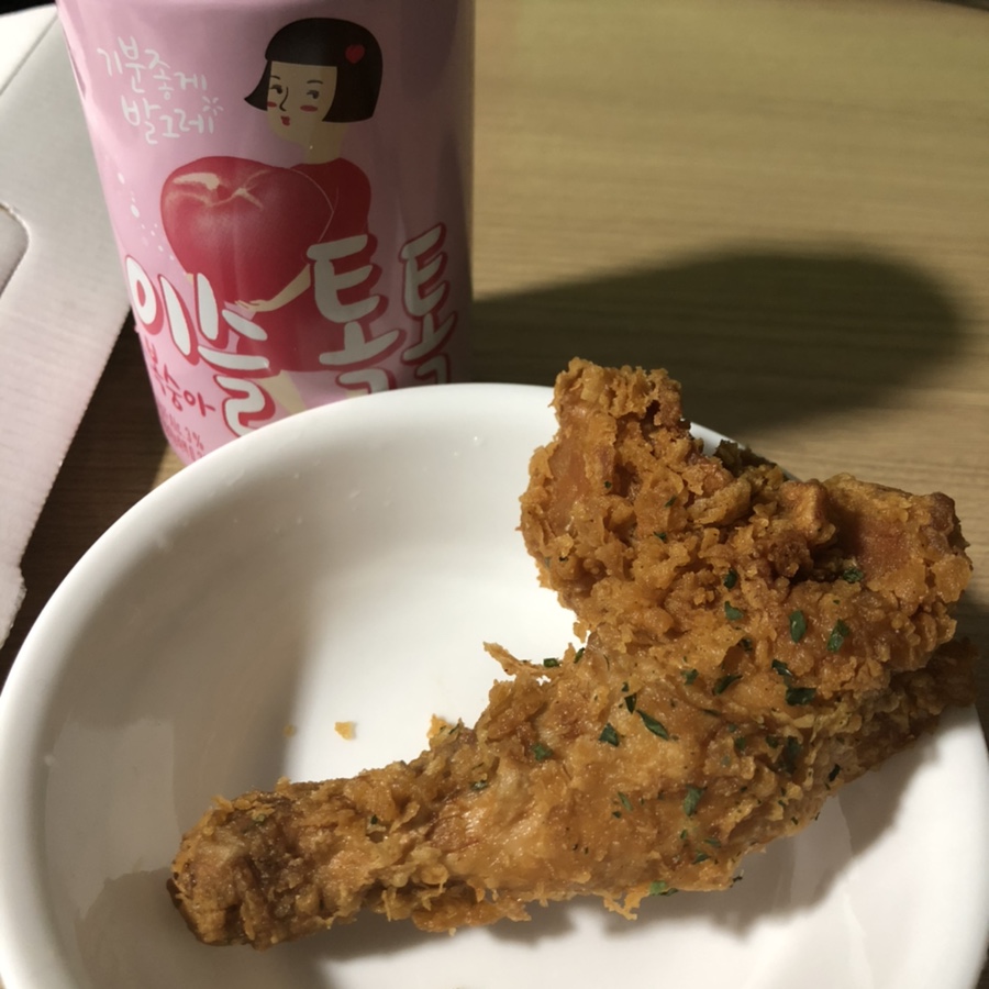 꾸부라꼬숯불두마리치킨 이미지