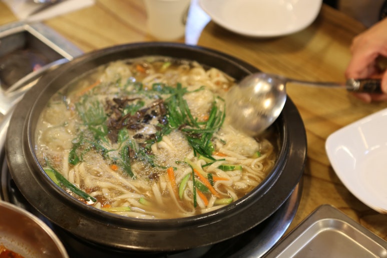 오늘은능이칼국수 이미지