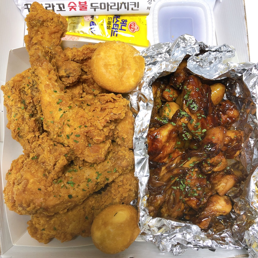 꾸부라꼬숯불두마리치킨 이미지