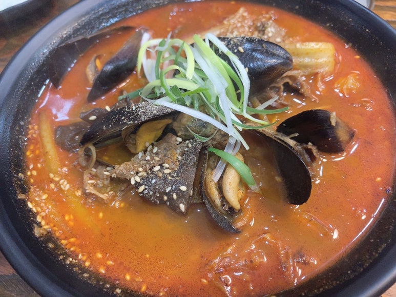 꼬기냉면 이미지