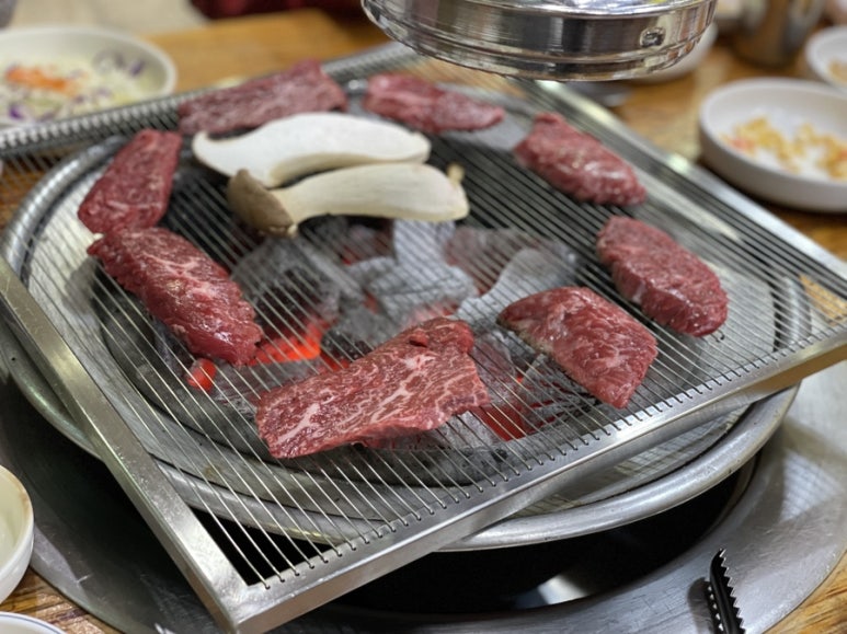한우돈가정육점식당 이미지