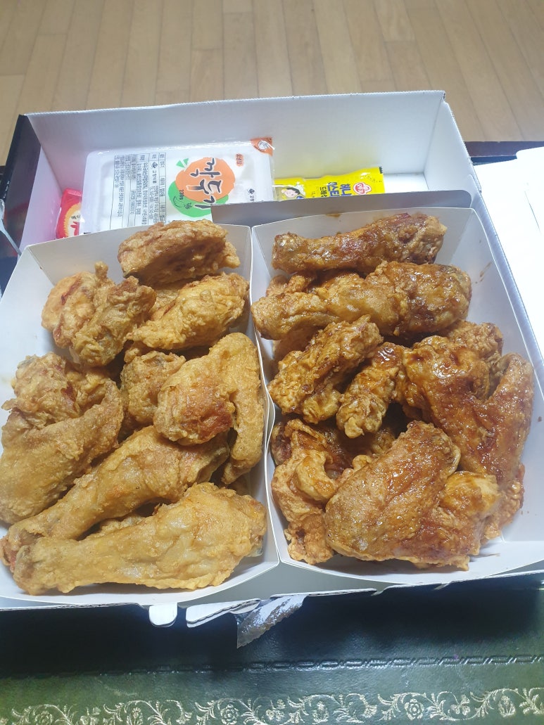 씨엠치킨 이미지