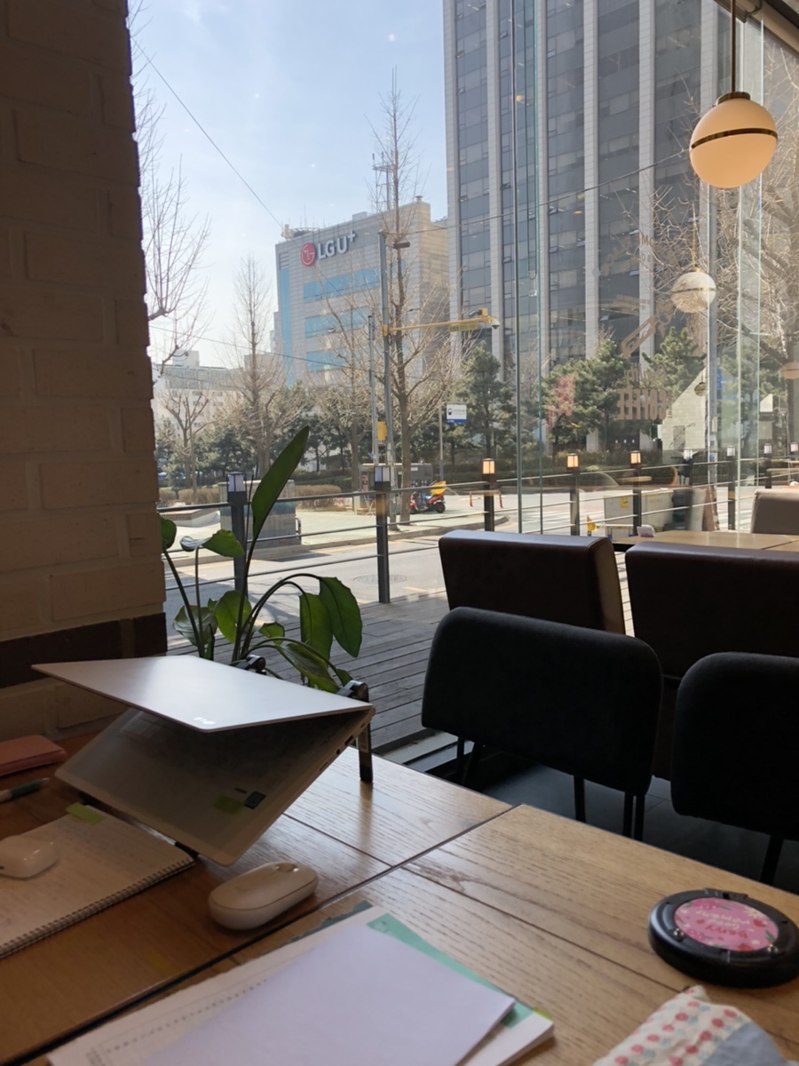 투썸플레이스 인천시청점 이미지