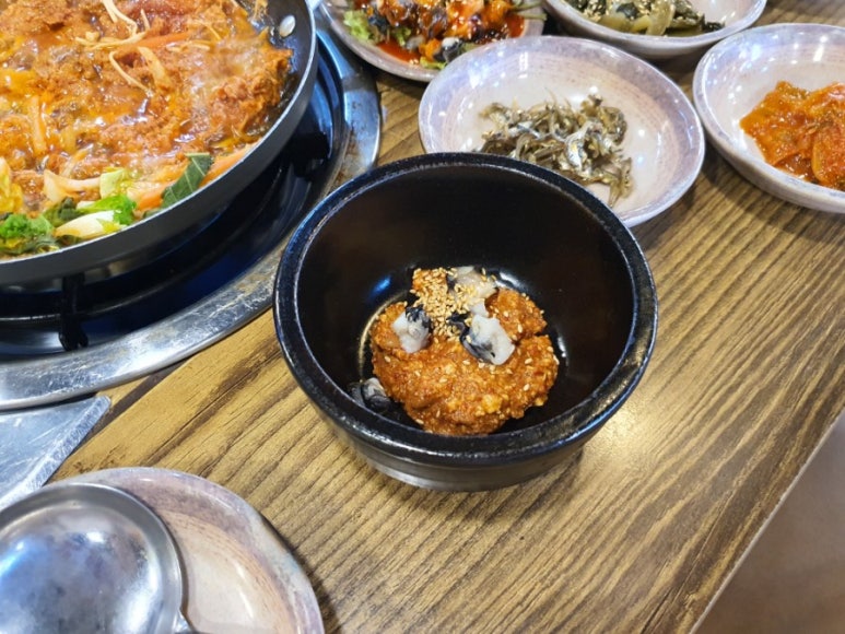 함박우렁쌈밥 이미지