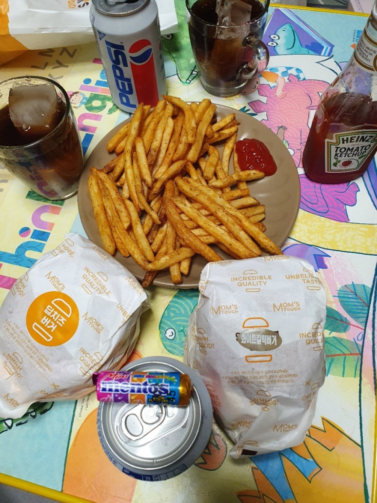 맘스터치율하수변점 이미지