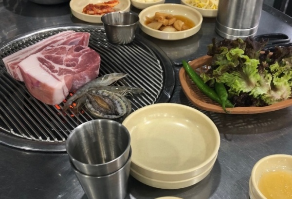 대윤흑돼지 이미지