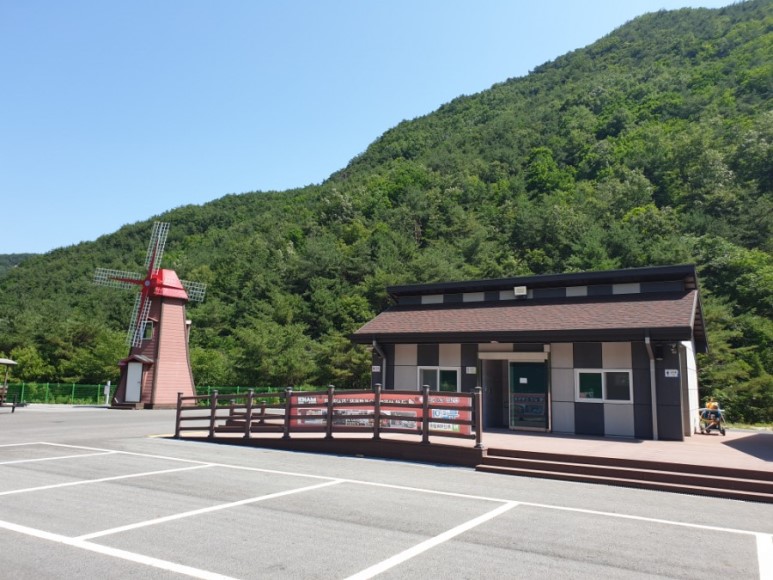 산꽃벚꽃오토캠핑장 이미지
