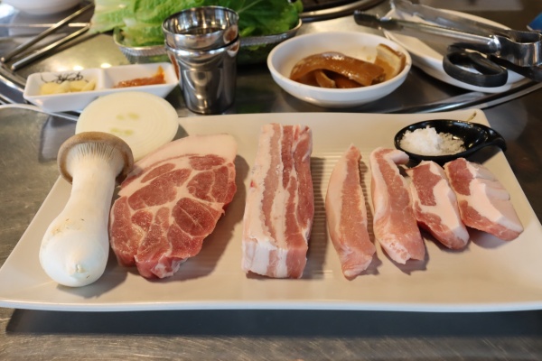 꺼멍연탄구이 이미지