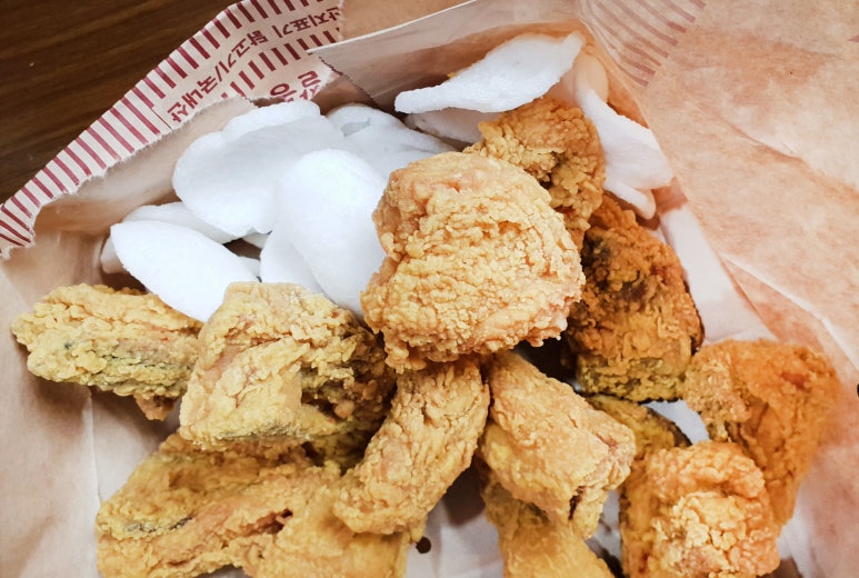 쌀통닭 이미지