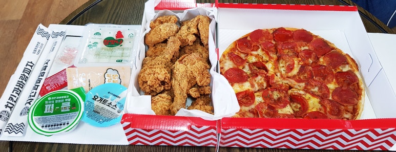 치킨과바람피자 이미지