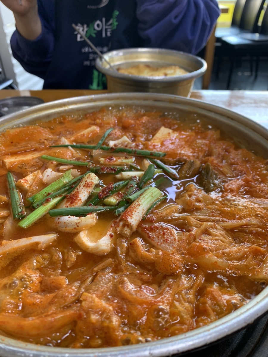 양푼생돼지김치찌개 이미지
