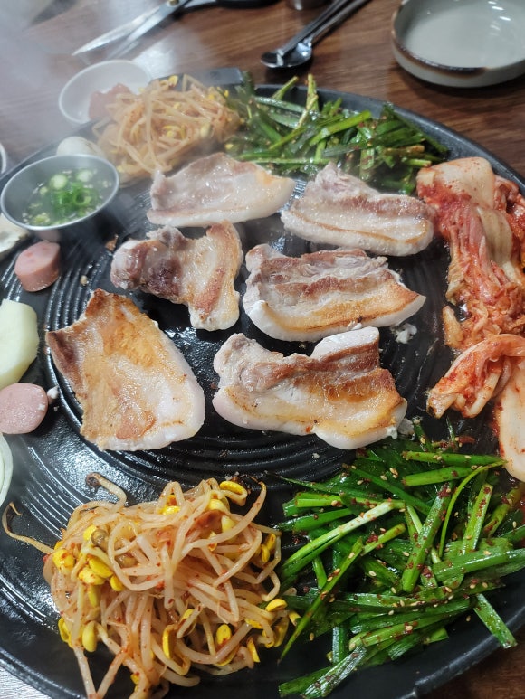 정원복돼지 이미지